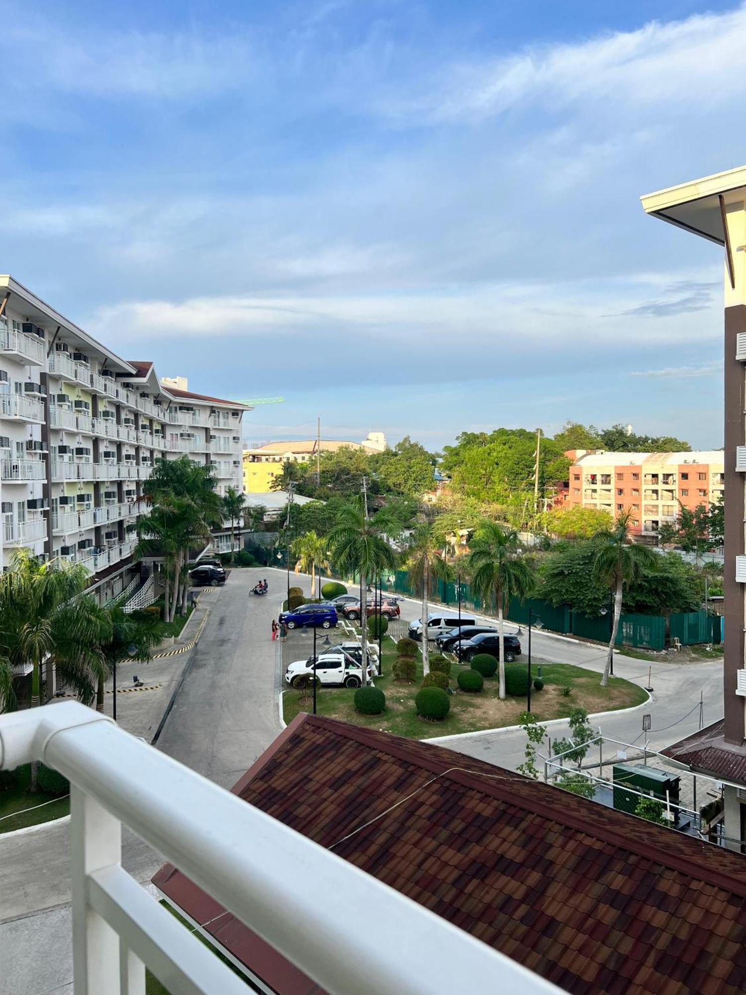 Vp - Amani Grand Resort Residences, 03 Minutes Away From Mactan Airport - Bldg B - Unit 522 Мактан Екстериор снимка